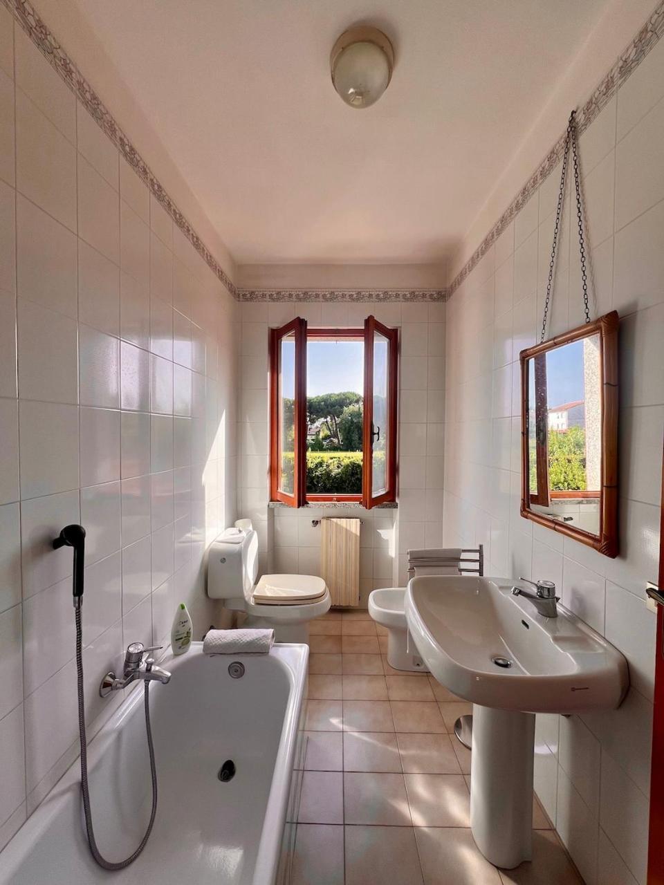 Villino Cocca Villa Marina di Massa Kültér fotó